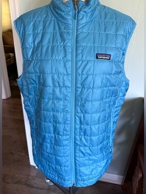 Patagonia Men’s Bright Blue Sleeveless Insulated Nano Puff Vest Size Large